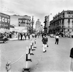 Lévi-Strauss, Claude. Avenida São João. Centro. São Paulo. SÃO PAULO / Brasil. 1937 circa.