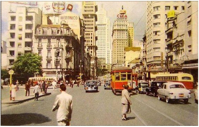 Vista do Centro de São Paulo: Avenida São João, década de 50. Wladimir G de Lima.