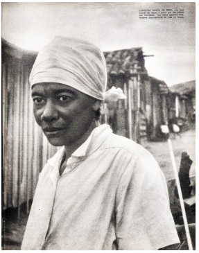 Fig. 9 - Carolina Maria de Jesus na extinta Favela do Canindé (Foto publicada na Revista O Cruzeiro, 1959)